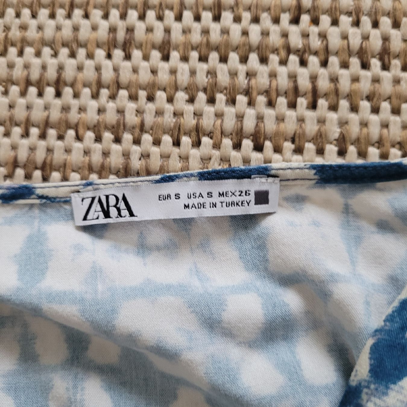 Zara Top: ZARA top imprimé bleu et blanc, taille S – Nuovo (secondo la descrizione) da Genève venduto da Tanaa_12 2