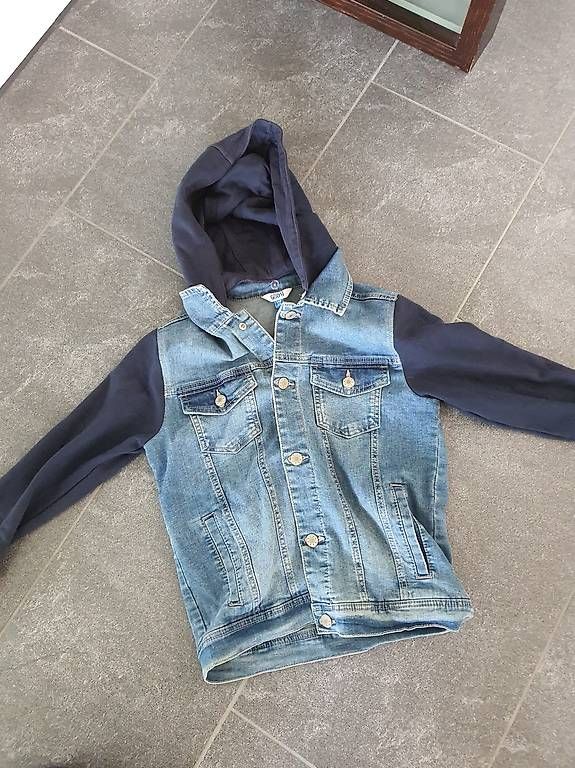 Lotti & Set di vestiti: Kinderkleider Junge, Grösse 140 – Usato da Waltenschwil venduto da ginola_23 2