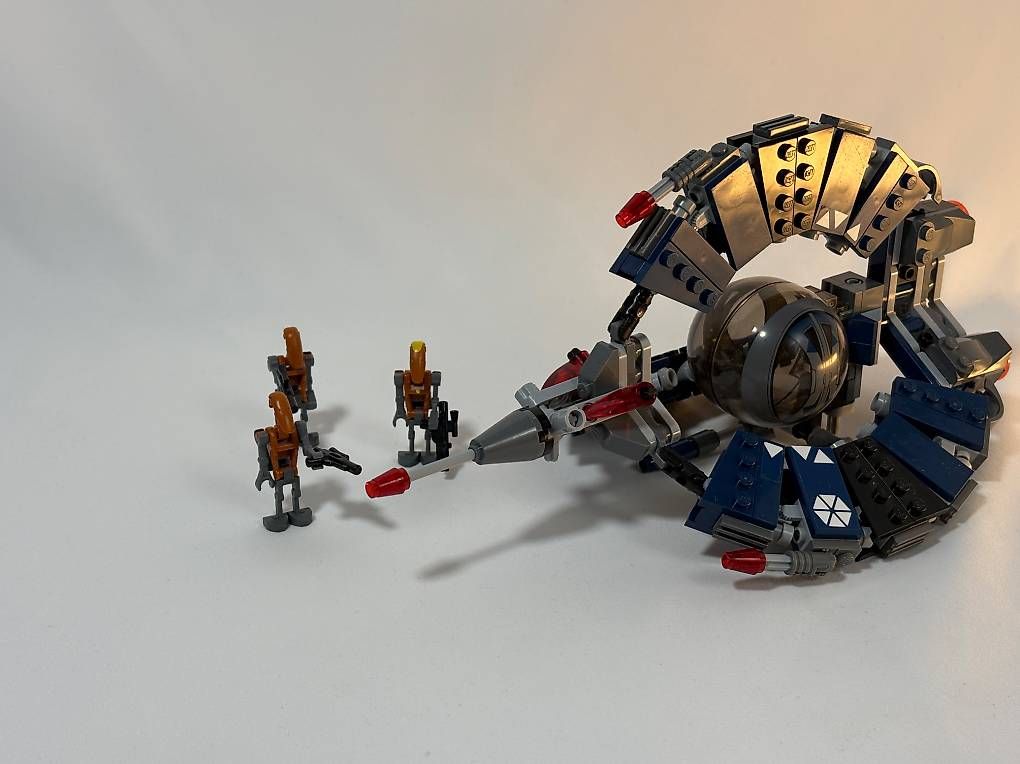 Giocattoli: Lego Tri-Fighter (8086) – Usato da Zürich venduto da CNM_Ricardo
