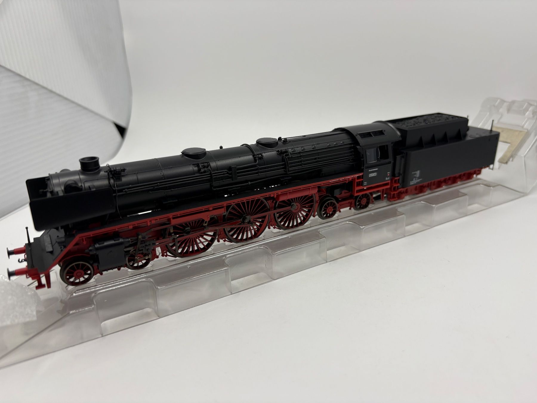 Märklin Modelleisenbahnen: Märklin DB BR 05 003 2/C/2 H0 Digital – Neu und originalverpackt aus Forch von Hanimann-Robinson 3
