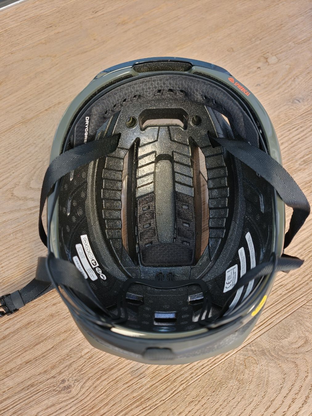 Giro Helme: Giro Eclipse Pro Spherical Matt dark sage Grösse M – Gebraucht aus Bachenbülach von Food4Thought 6