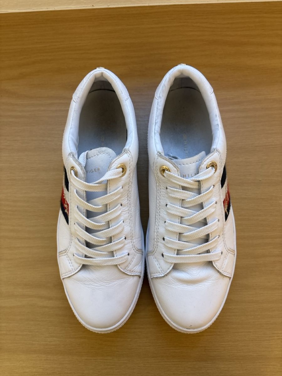 Tommy Hilfiger Scarpe da donna: Tommy Hilfiger Sneaker – Usato da Spiez venduto da maene11 1