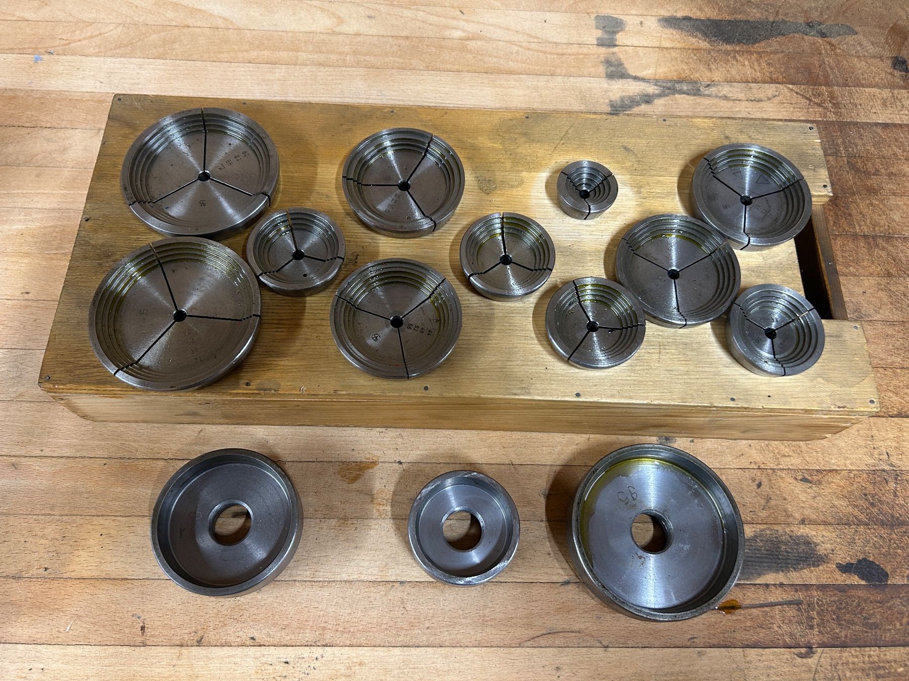 Schaublin Alle Werkzeuge: Glockenzangen W12 Display – Gebraucht aus Rothenfluh von BitterlinPartner 1