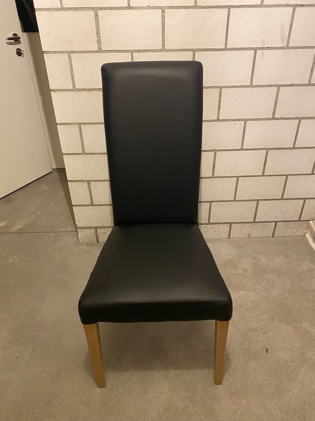 Sedie: 2 Stühle mit Lederimitat – Usato da Burgdorf venduto da stu_r6r7 1