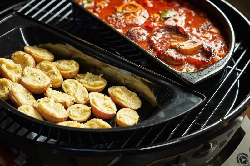 Outdoorchef Teglie da forno: Outdoorchef Half-Moon  Halbmond Kochset, 2-teilig – Nuovo e nell'imballaggio originale da Bassersdorf venduto da Arlac0 1