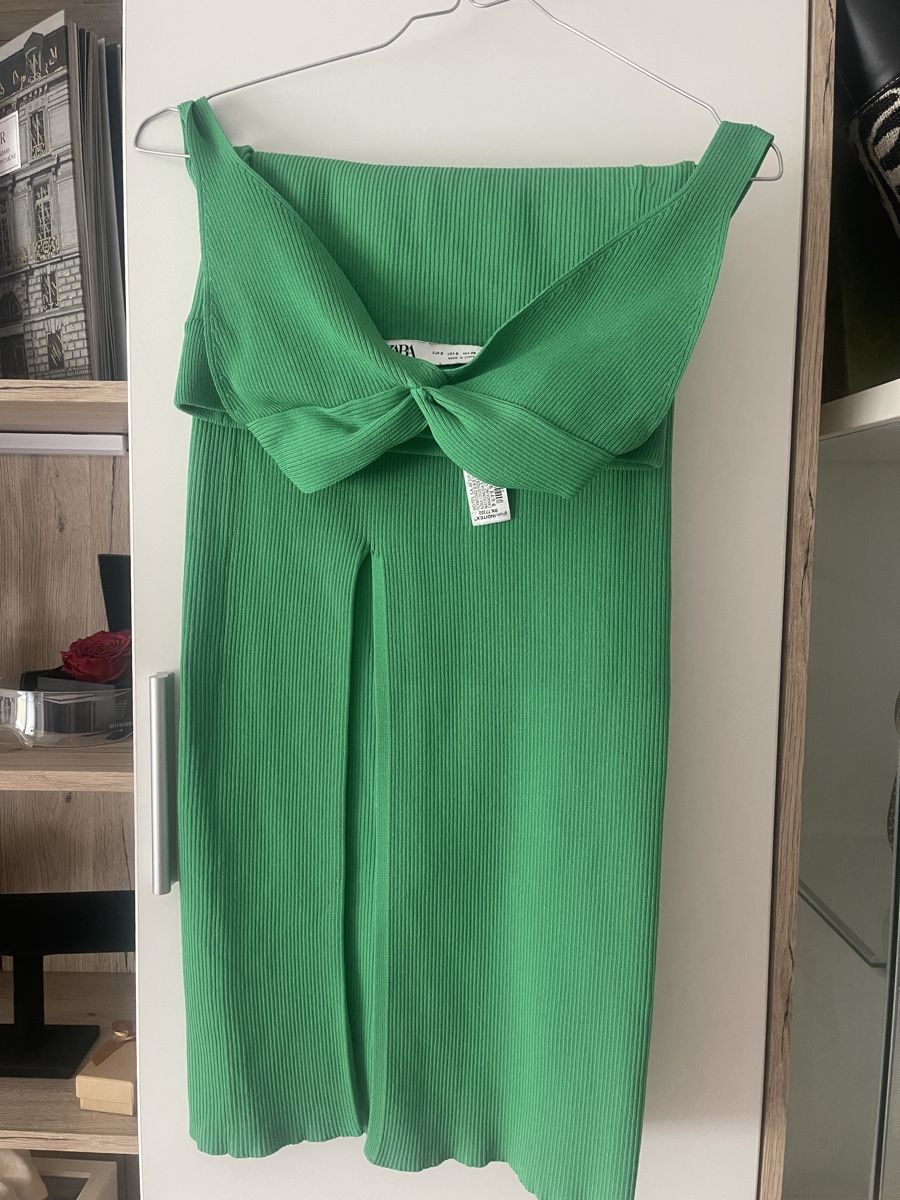 Zara Lotti di vestiti: Zara Rock mit Top grün  – Nuovo (secondo la descrizione) da Uzwil venduto da noe_9f9c