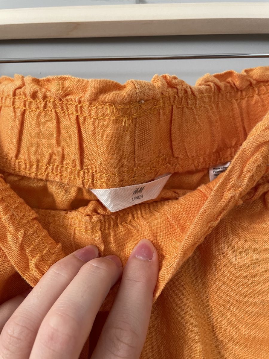 H&M Pantaloni: H&M orange leinen shorts – Usato da Zürich venduto da M500ZH 1