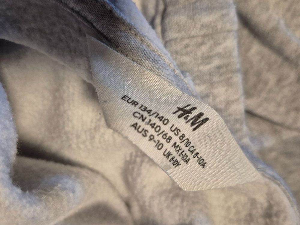 H&M Maglioni & Felpe: Unisex Kapuzen Pulli Gr. 134/140 – Nuovo (secondo la descrizione) da Winterthur venduto da cbe_5ph7 4