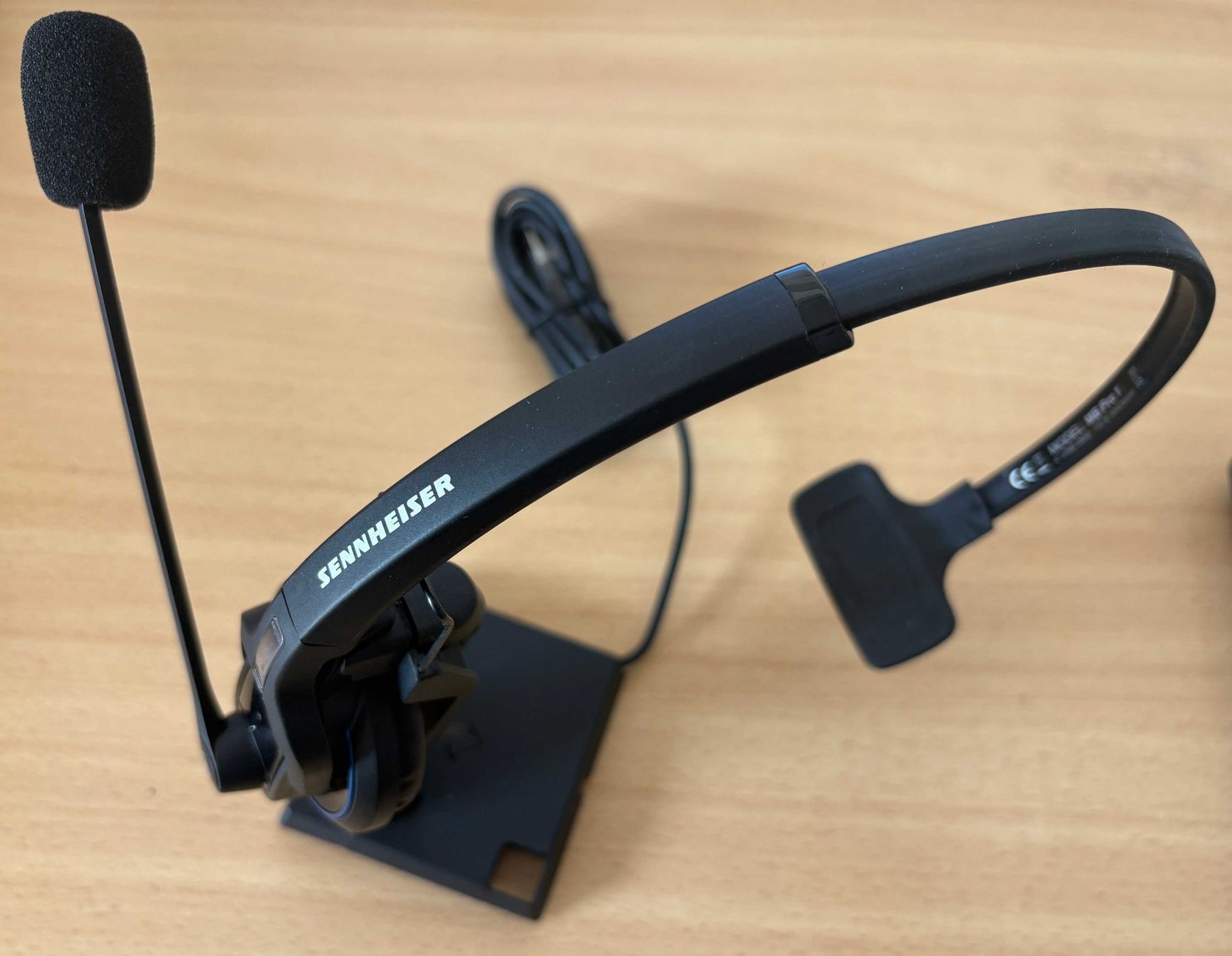Sennheiser Cuffie: Sennheiser Headset mit 2 Ladestationen und 2 USB-Dongels – Nuovo (secondo la descrizione) da Kaltacker venduto da Nostromo