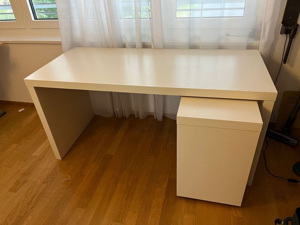 Schreibtisch gebraucht, weiss, 150*65*73 cm Kaufen auf Ricardo