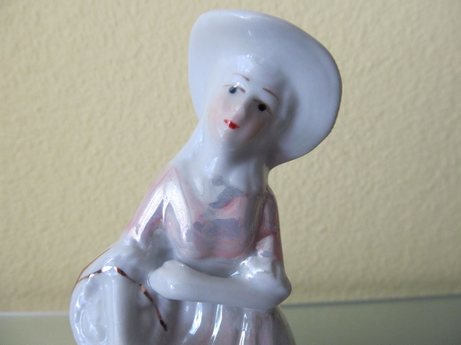Figurines: Mädchen mit Hund – D'occasion à Obfelden par miau68 1