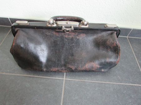 Vintage Boxertasche/Arzttasche aus Leder- ein Schmuckstück!