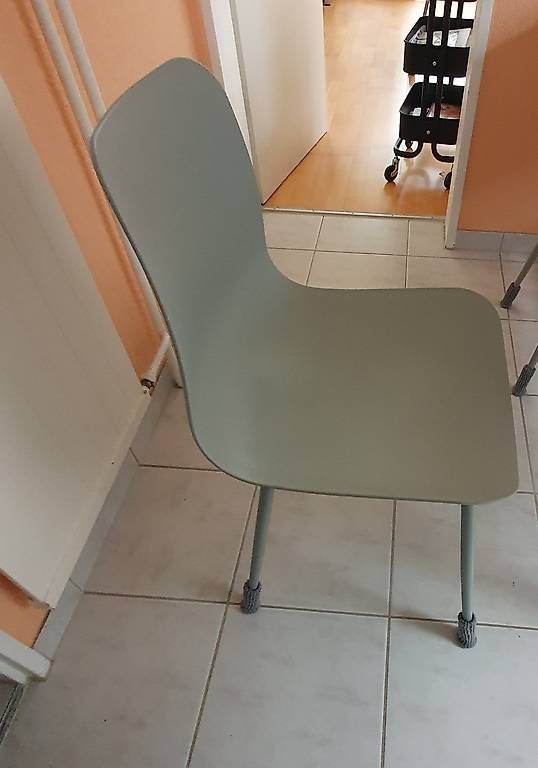 Ikea Tavoli: Küchentisch mit 4 Stühlen – Usato da Gümligen venduto da fam_7nht 3