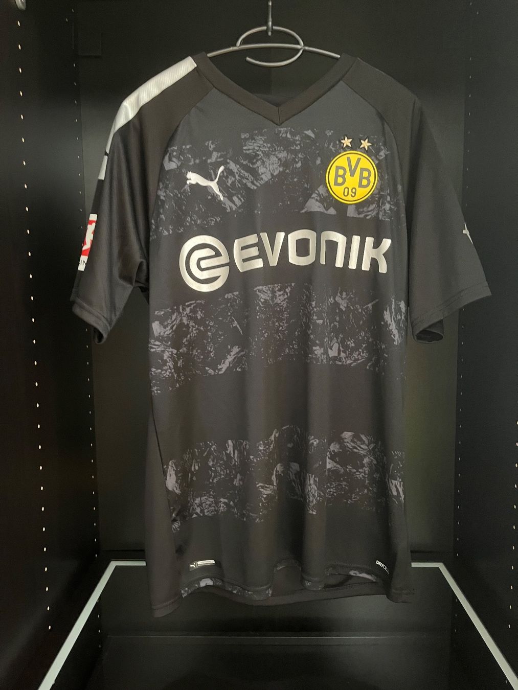 Puma Leibchen & Hosen: Borussia Dortmund Trikot / Thomas Delaney / Signed – Neu (gemäss Beschreibung) aus Näfels von dom_9p7f