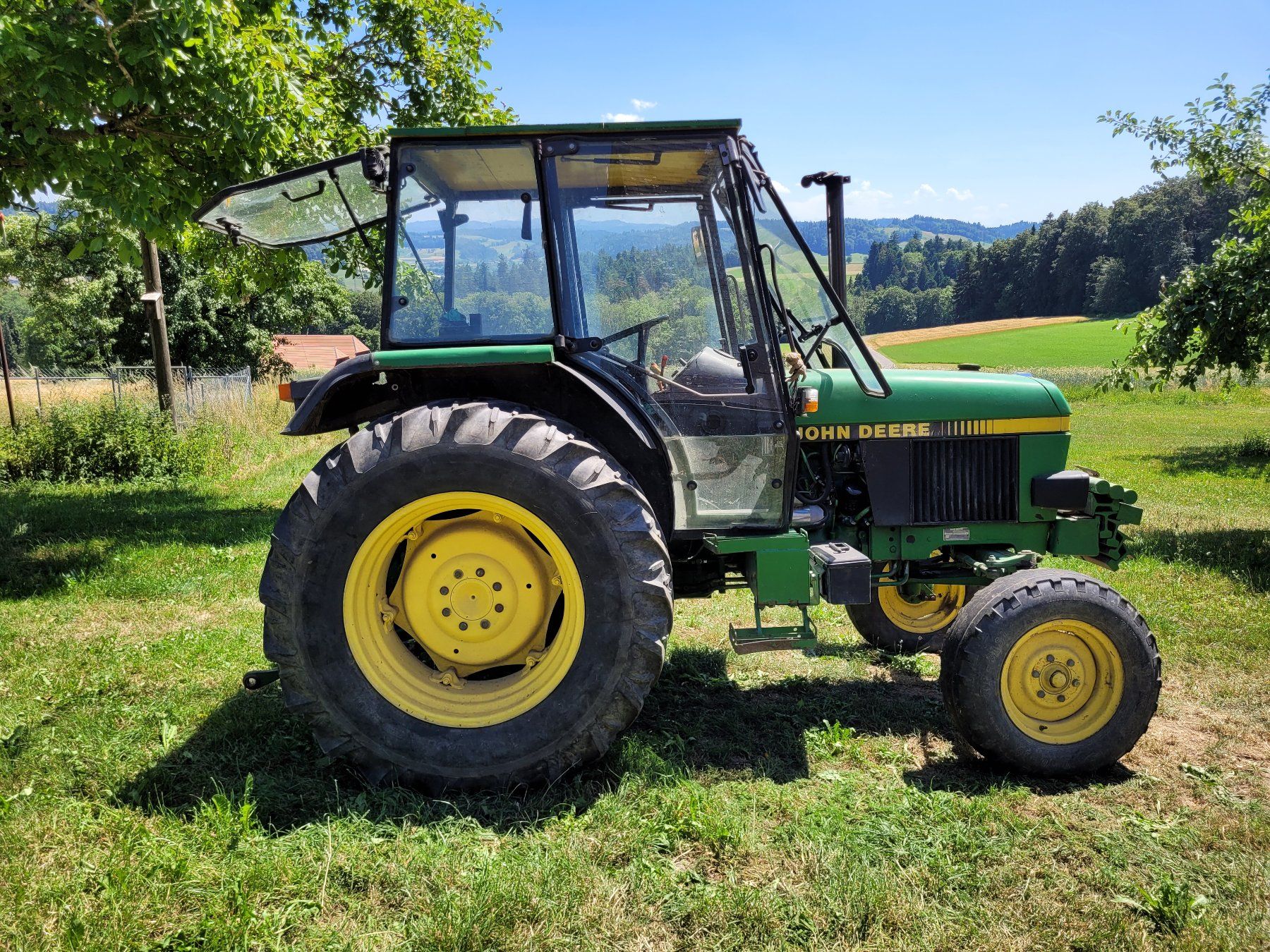 John Deere Tracteurs: Traktor John Deere 1850 – D'occasion à Madiswil par Pergola04