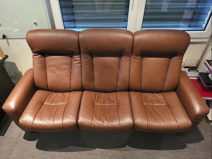 Divani: Echtleder Elite Sofa Neupreis: 3400chf  NEU – Nuovo (secondo la descrizione) da Plaffeien venduto da Rena88