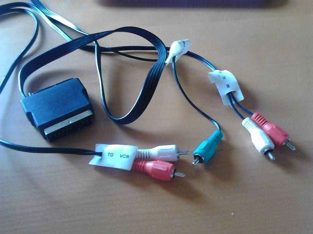 Cavi: Câble Pro Péritel mâle vers RCA mâle – Nuovo (secondo la descrizione) da Bercher venduto da Canasson