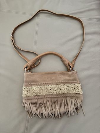 Desigual Beuteltasche Wildleder Fransen Boho beige
