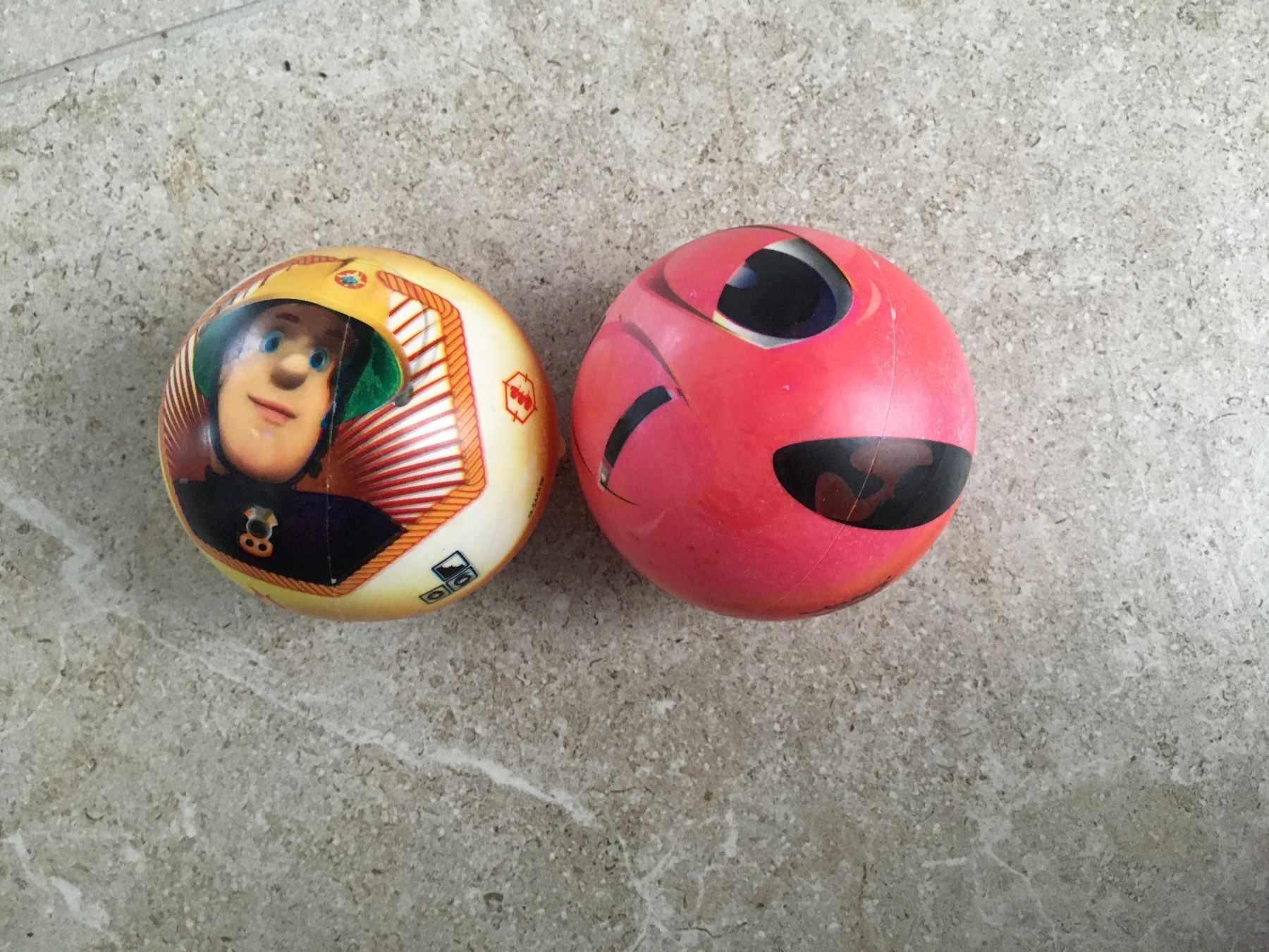 Spielzeuge: 2 herzige Bälle, Feuerwehrmann Sam – Gebraucht aus Gächlingen von Tara_devi