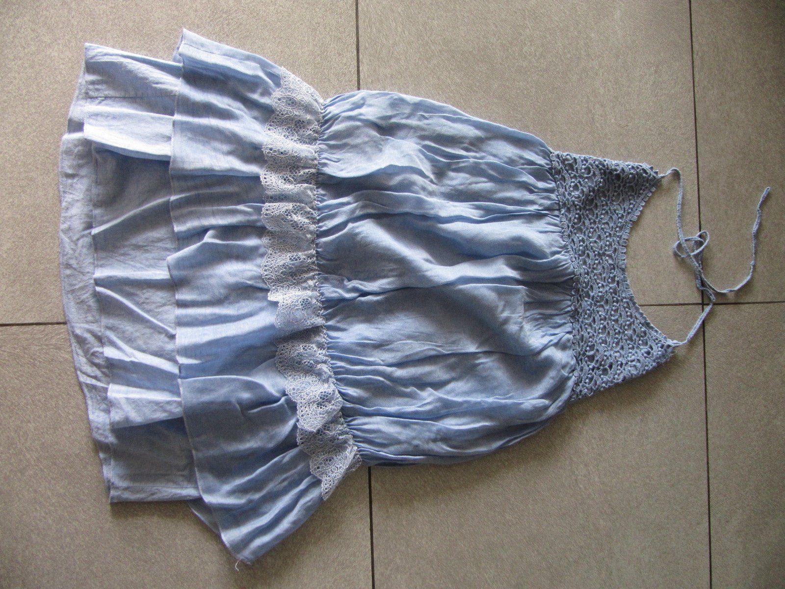 Robes: robe d'été ciel gr. M – Neuf (Voir description) à Arbedo par nadia1973