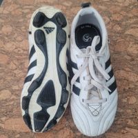 SA: Fussballschuhe Stollen /Nocken ADIDAS Grösse 30/31