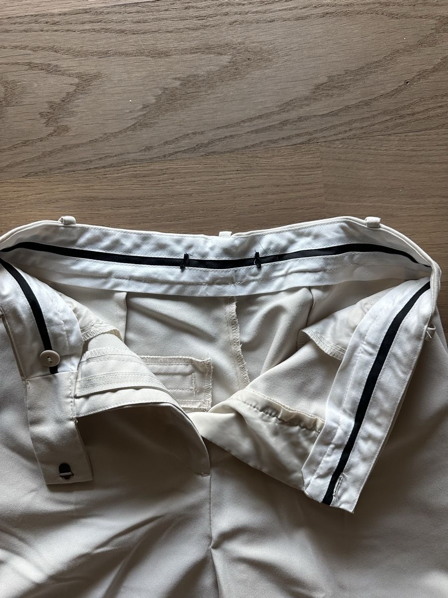 Zara Pantalons: Stoffhose Zara mit Bundfalte – D'occasion à Kloten par niinaa.5 1