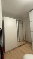 Kleiderschrank weiss mit Schiebetüren und Spiegel gebraucht