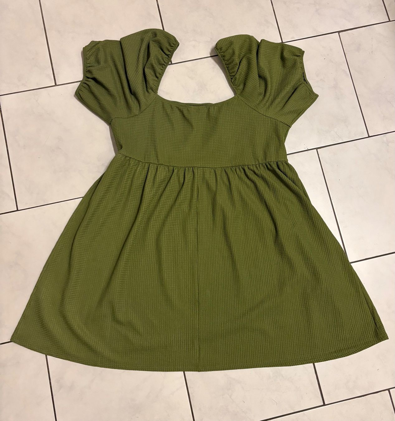 Vestiti: Kleid oliv – Nuovo (secondo la descrizione) da Basel venduto da tif_m2h6 4