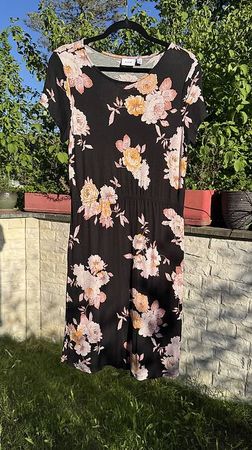 Schwarzes Blumenkleid VILA Gr. L