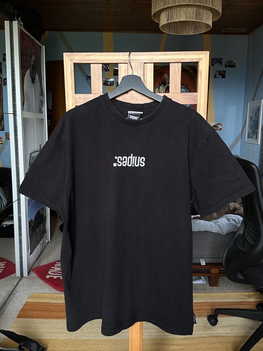 Snipes T-shirt: Snipes x Stanger Things Black T-shirt – Usato da Villars-Burquin venduto da Iliasso 1