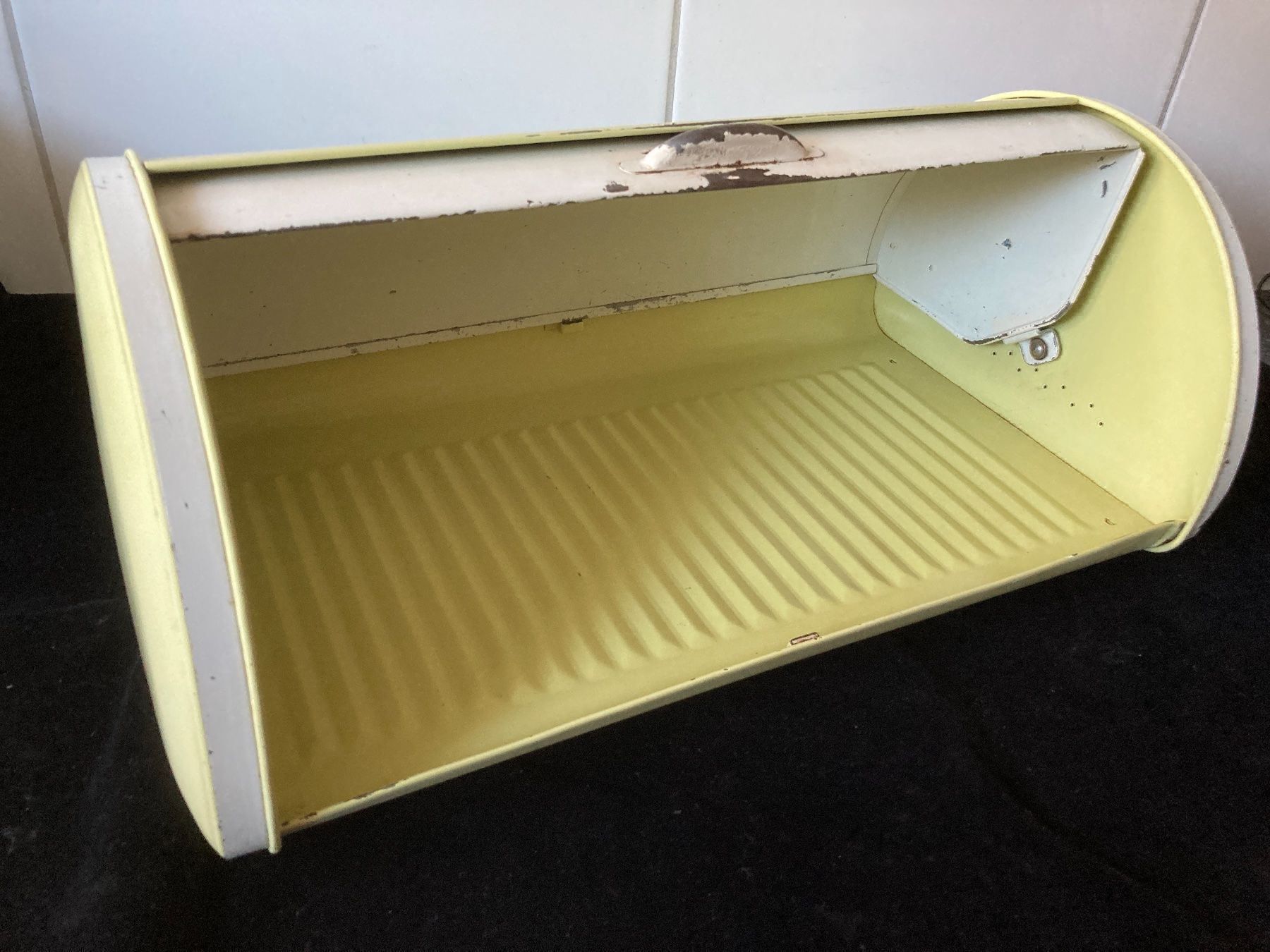 Behälter & Ähnliches: alter Brot - Schrank aus den 50 iger – Gebraucht aus Zürich von Chaeffeler 1