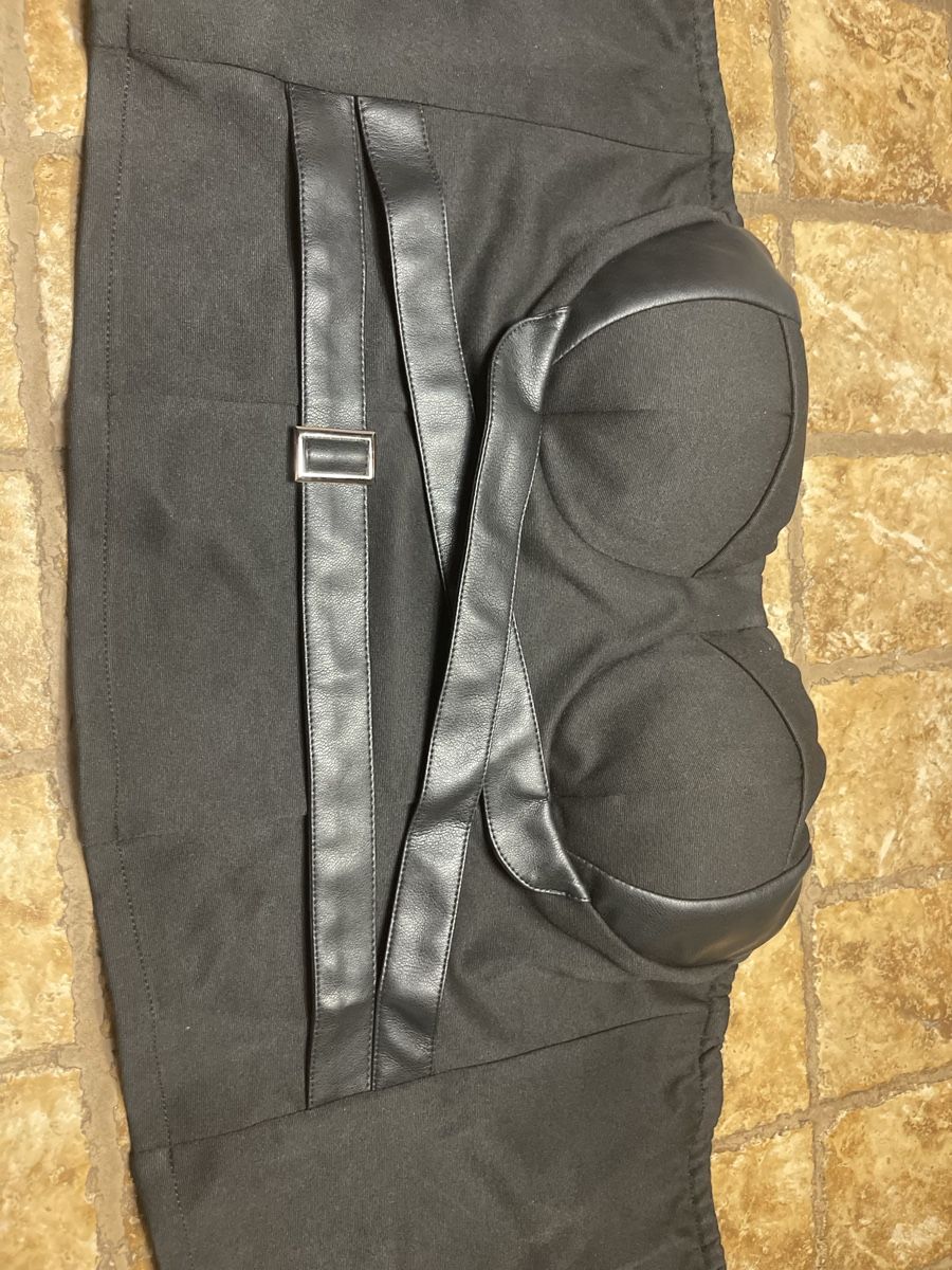 Tops: Corsetto nero con inserti in similpelle e cerniera – Neuf avec emballage d'origine à Gordevio par LanaZimm 3