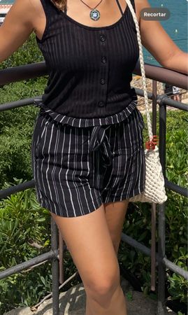 Hollister Shorts schwarz gestreift – Grösse XS