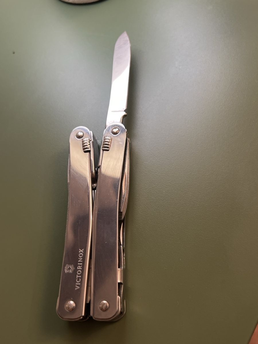 Victorinox Coltelli tascabile: Multitool Victorinox SwissTool mit Lederetui gebraucht – Nuovo (secondo la descrizione) da Edlibach venduto da lar_snw9 1