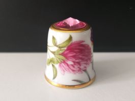 SUTHERLAND ENGLAND Dé à coudre en porcelaine