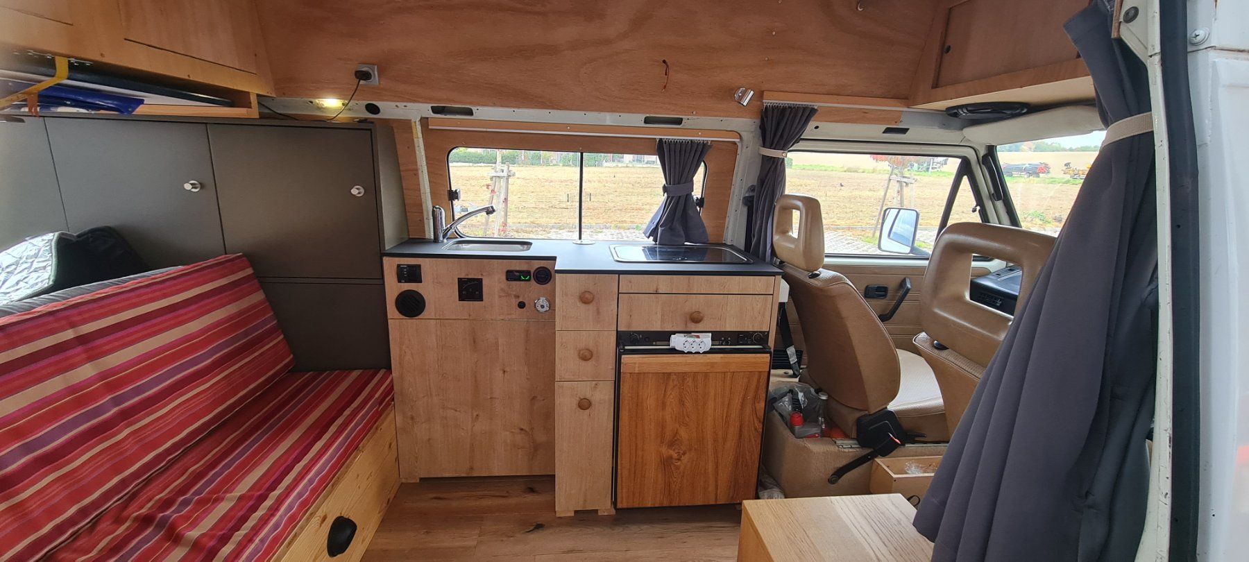 VW Veicoli da campeggio: VW T3 2.1 1987 Camper – Usato da Villars-le-Terroir venduto da gui_5wwb 6