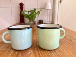 2 Emaille Tassen (1x Mint / 1x Hellblau)