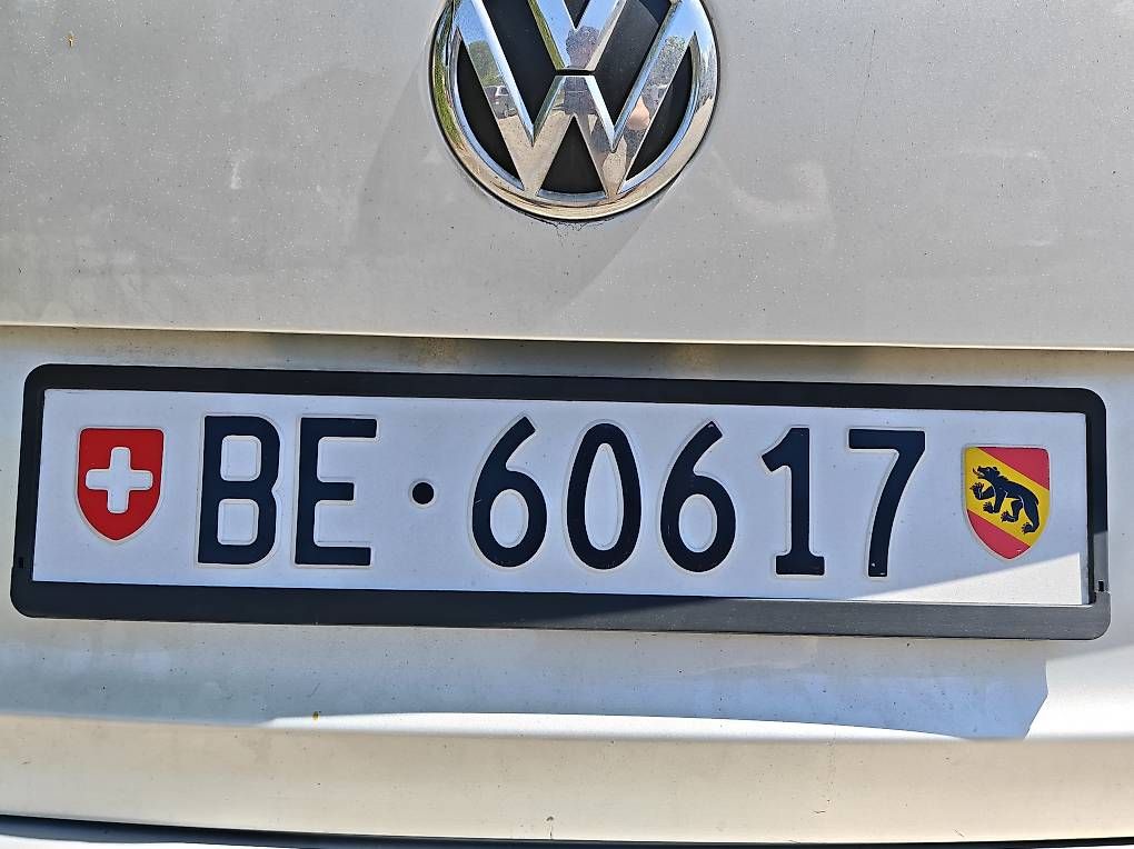 Insegne: Nummernschild BE 60617 – Usato da Thun venduto da Emancarena