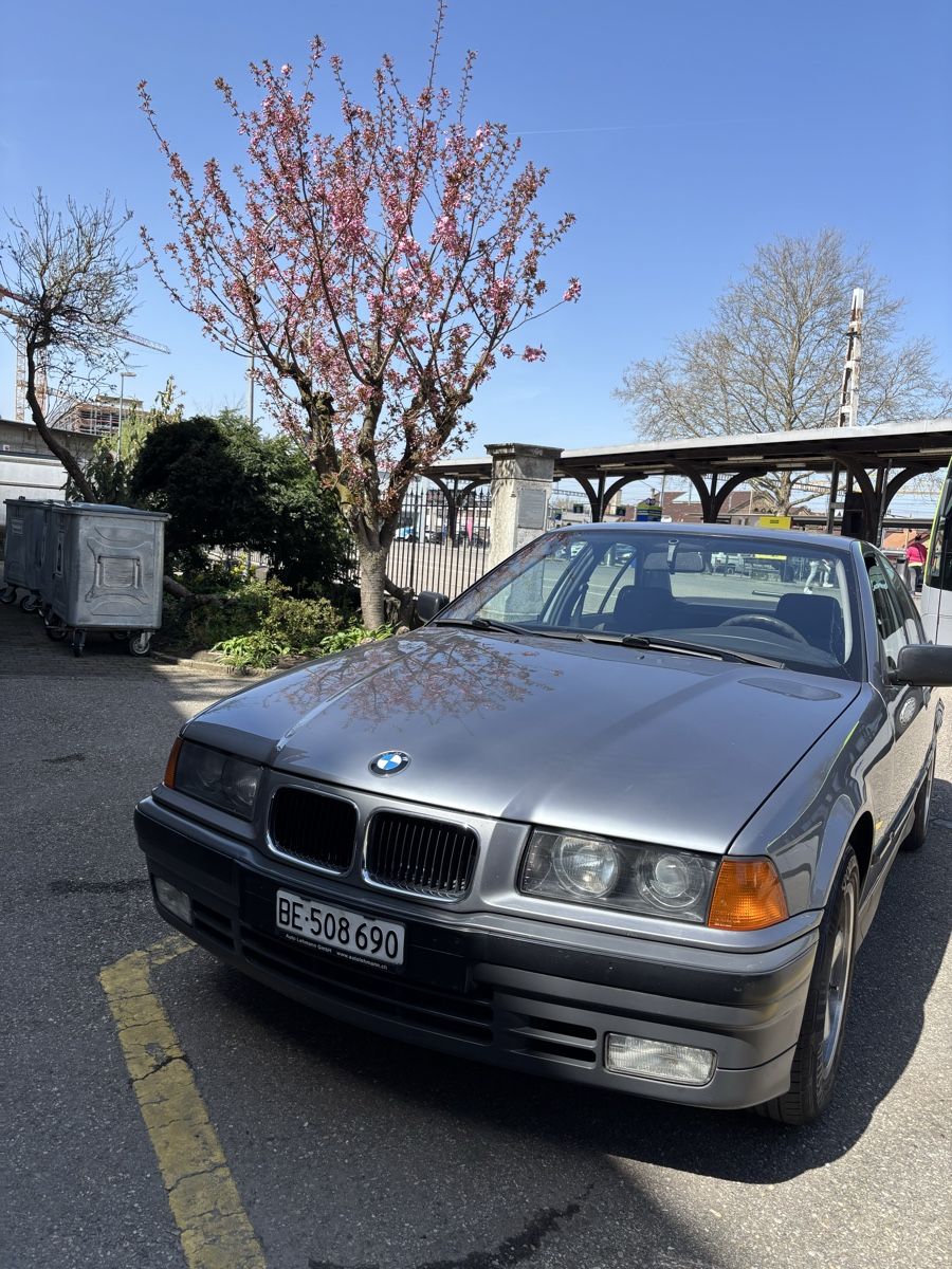 BMW Autos: Bmw 318i limousine – Gebraucht aus Heimberg von lea_p59h 1