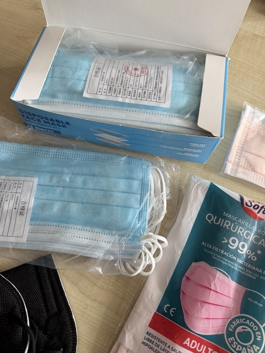 Prodotti per la cura medica: Diverse neue Hygienemasken – Nuovo e nell'imballaggio originale da Goldau venduto da Henggi88 1