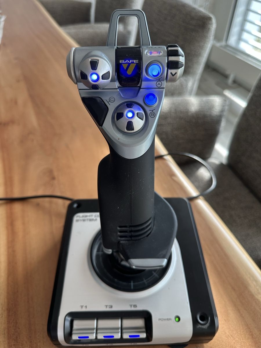 Logitech Controller: Flugsimulator Joystick Set Logitech G Saitek X52 – Neu (gemäss Beschreibung) aus Nidau von  1
