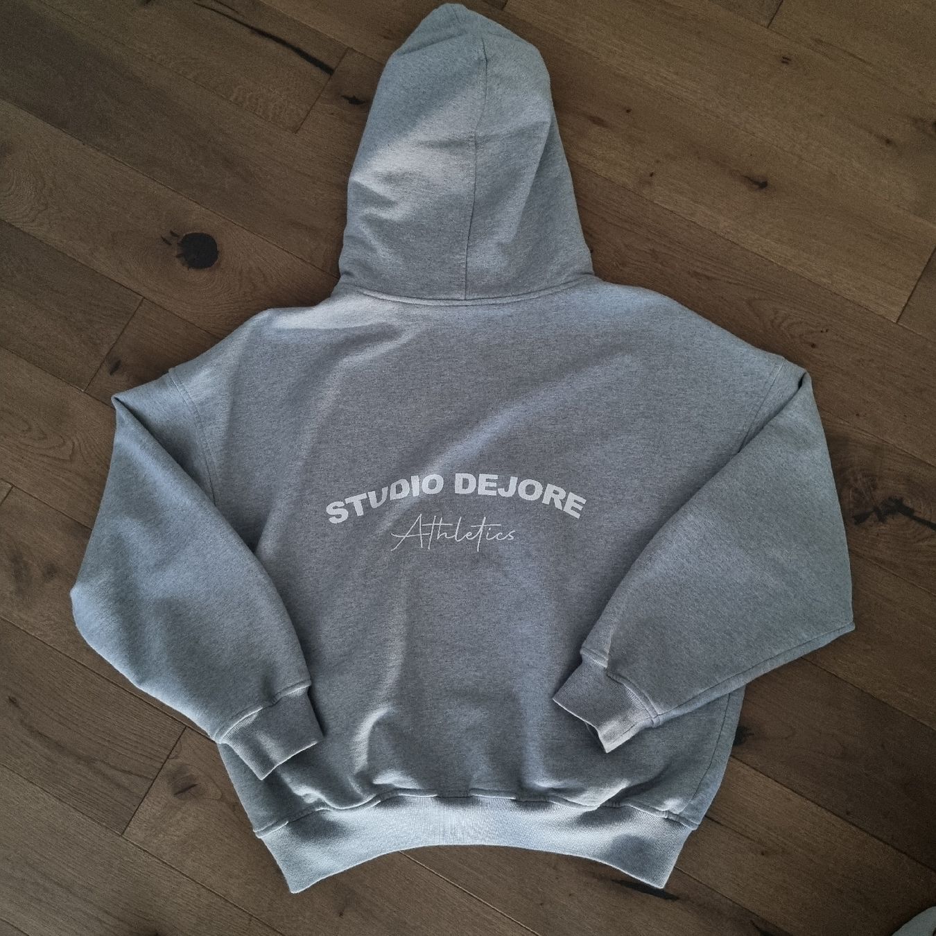 Maglioni & Felpe: Studio Dejore Hoodie – Nuovo (secondo la descrizione) da St. Gallen venduto da nico.schmid95 1