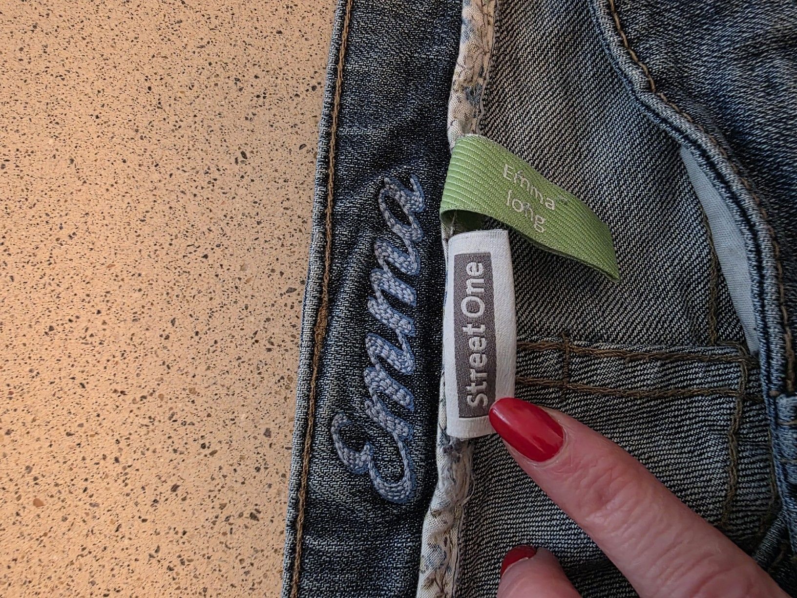 Jeans: Jeans Street One Grösse 27 – Gebraucht aus Zürich von Allek 2