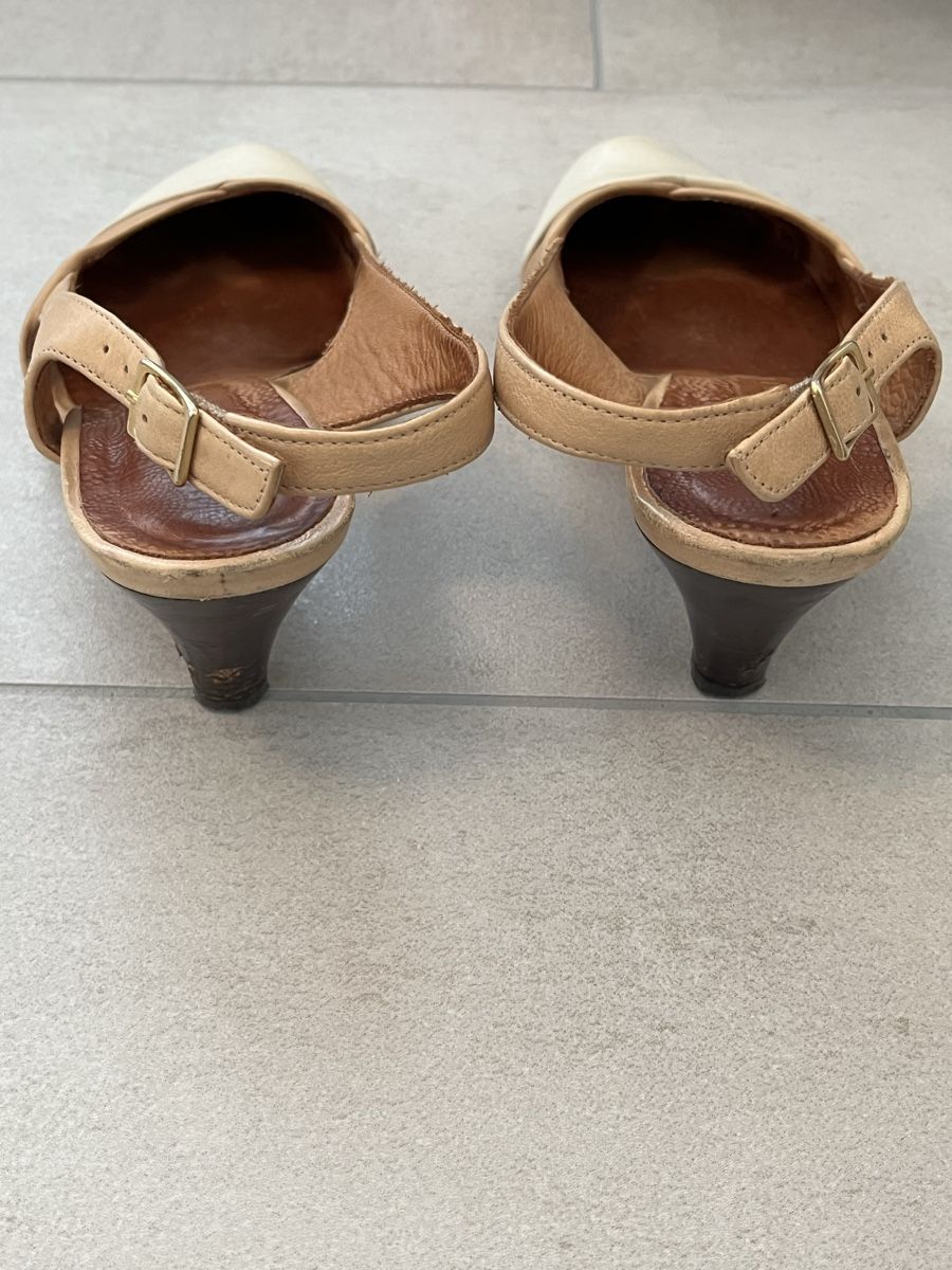 Chie Mihara Damenschuhe: Chie Mihara Slingpump – Gebraucht aus Nänikon von aoe_22fy 2