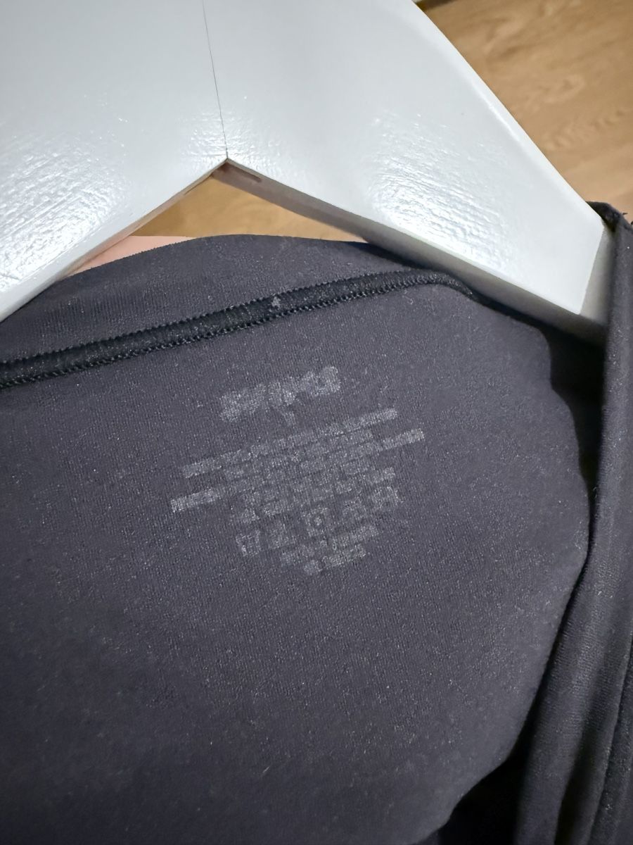 Skims T-Shirts: Skims Longsleeve black – Gebraucht aus Bottmingen von Itsclaire 1