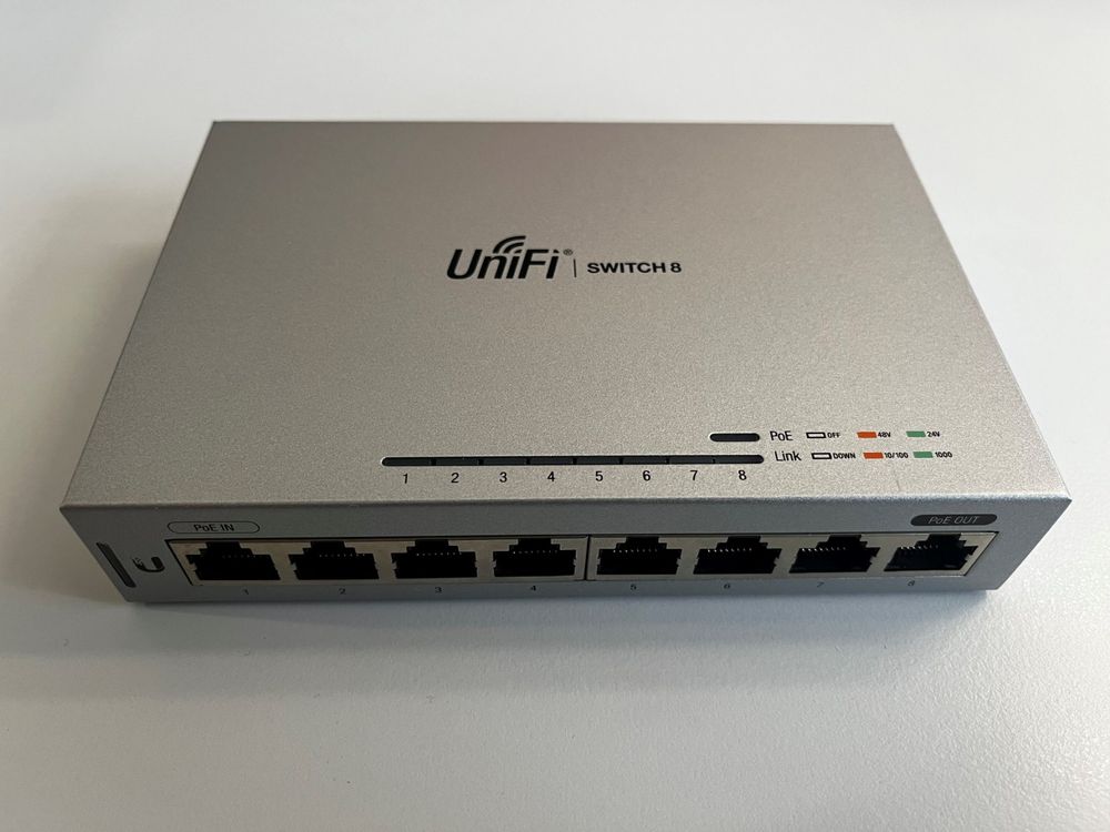 UniFi Switch US-8 (Gebraucht) in Oberwil / Dägerlen für CHF 25 – mit ...