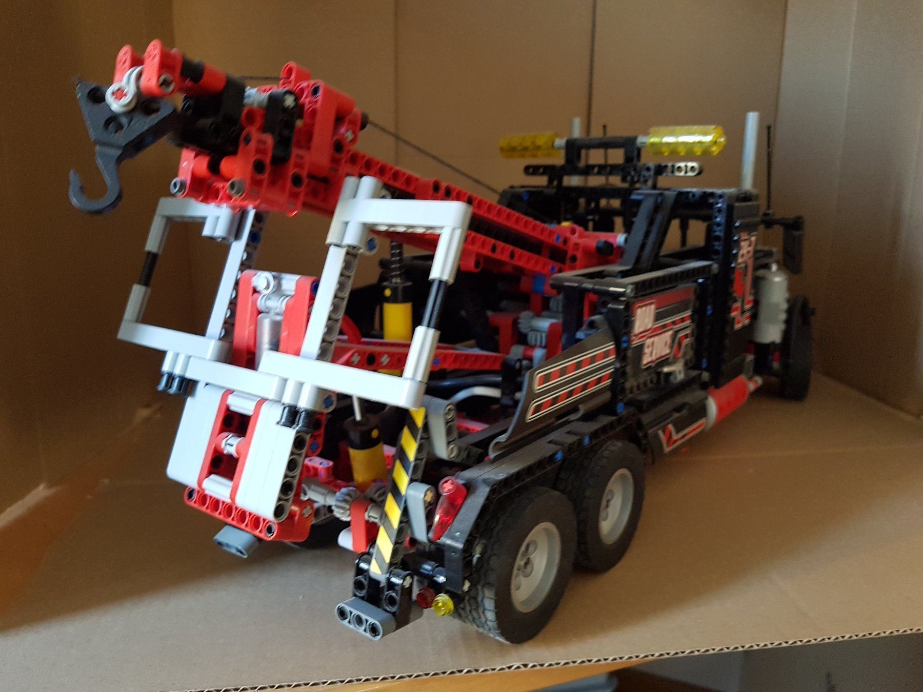 Lego Kit di costruzioni: LEGO Technic schwarzer Abschlepp-LKW 828 – Usato da Sirnach venduto da Schte001 4