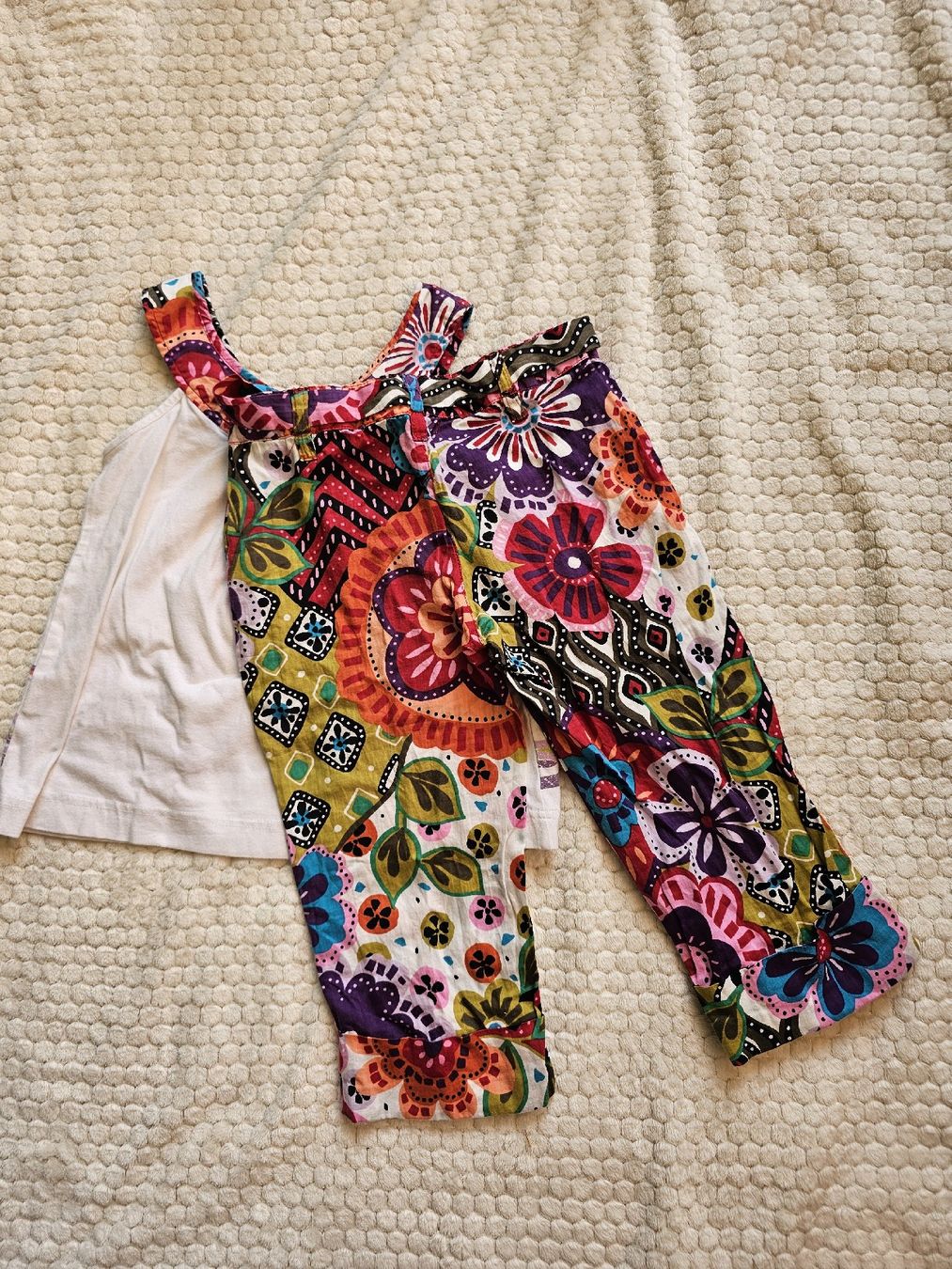Hosen: Ensemble 2 pièces Clayeux multicolore 104 / 4 ans – Gebraucht aus Gland von Vee_0 1