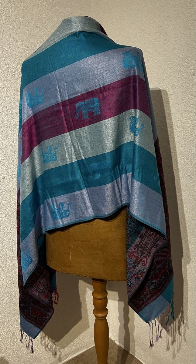 Foulards, Tücher & Schals: Pashmina motifs éléphants  – Neu (gemäss Beschreibung) aus St-Pierre-Clages von ste_xk6p 4