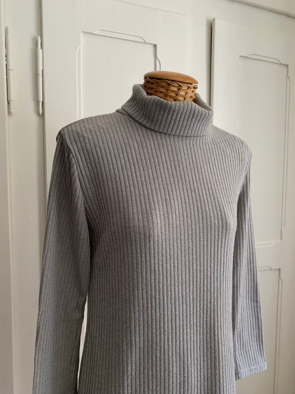 Pulls & Sweat-shirts: Rollkragen Pullover hellgrau M – D'occasion à Zürich par Diazaio 1
